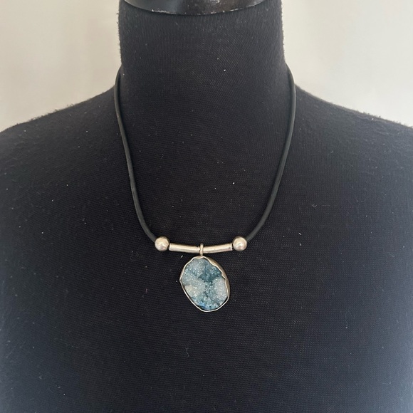 Elegant Blue Celestite Quartz crystal Pendant Necklace - Picture 2 of 7